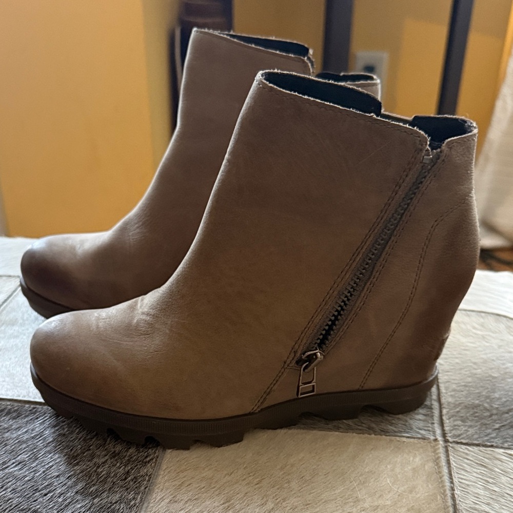 Sorel women’s hidden wedge Ankle Boots